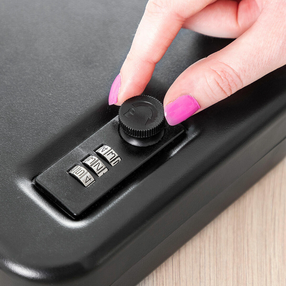 Caja Fuerte Portátil con Cable de Seguridad Prisaven