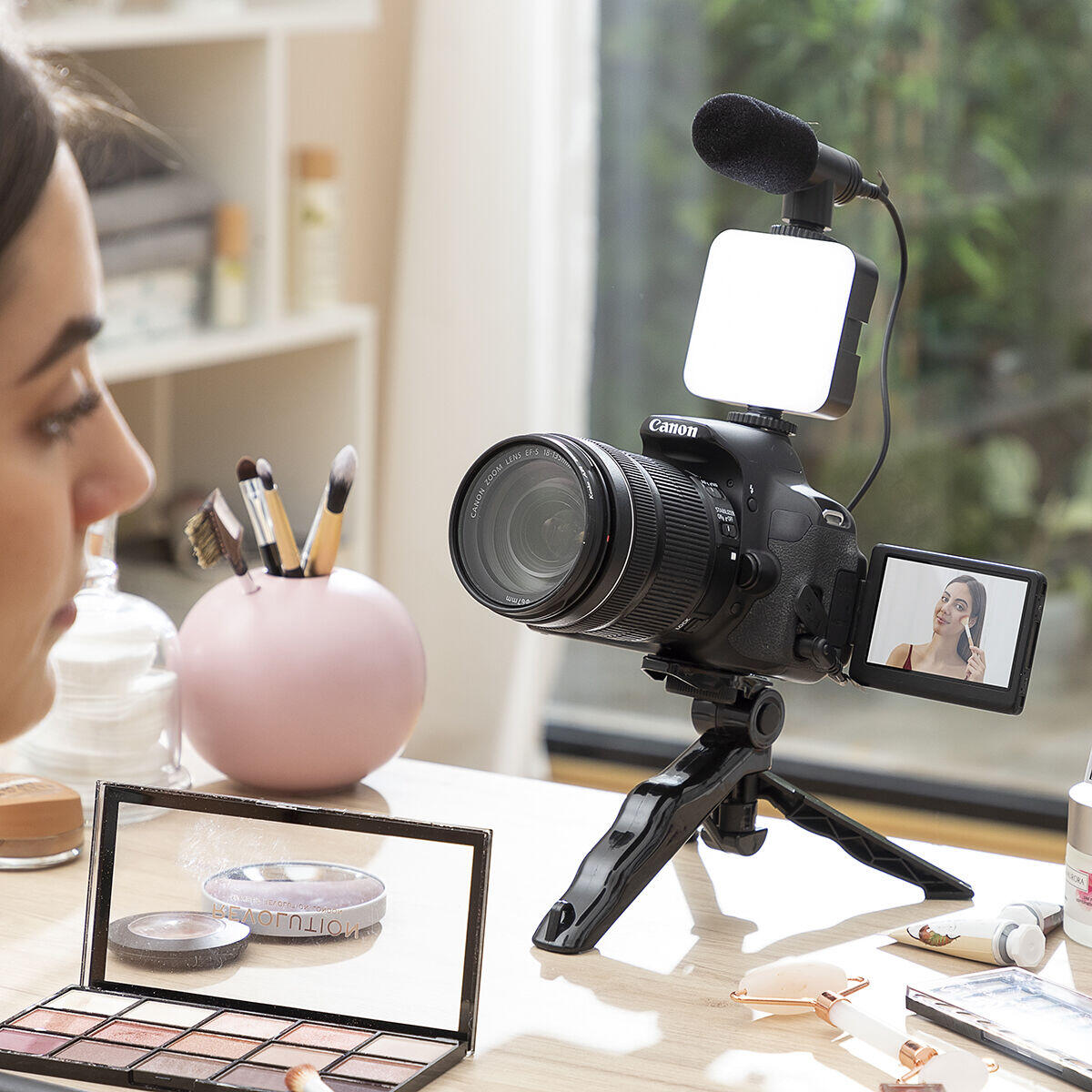 Kit Vídeo Blogging con Luz, Micrófono y Mando Plodni 6 Piezas